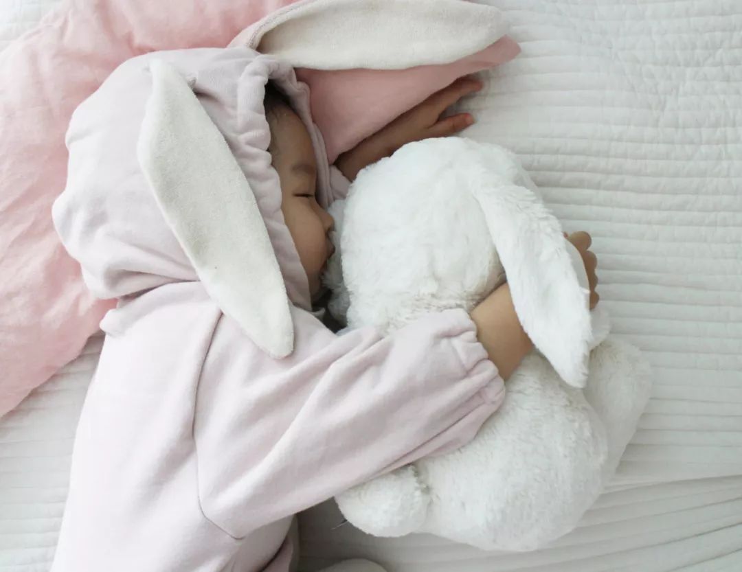 孩子们冬天的衣服该怎么穿？听听老师的建议！