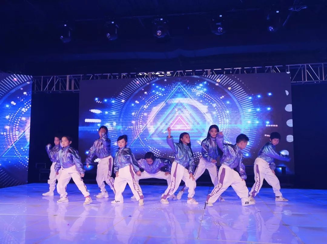 原来多伦多的孩子都在这里学流行舞！