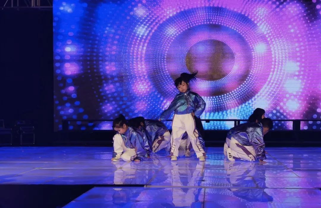 原来多伦多的孩子都在这里学流行舞！