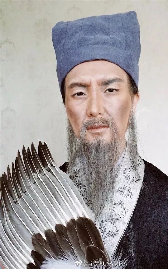 电梯拖拽!脏鞋踩脸:那么有才华的姑娘竟然被如此虐待! 电梯拖拽!脏鞋踩脸:那么有才华的姑娘竟然被如此虐待!