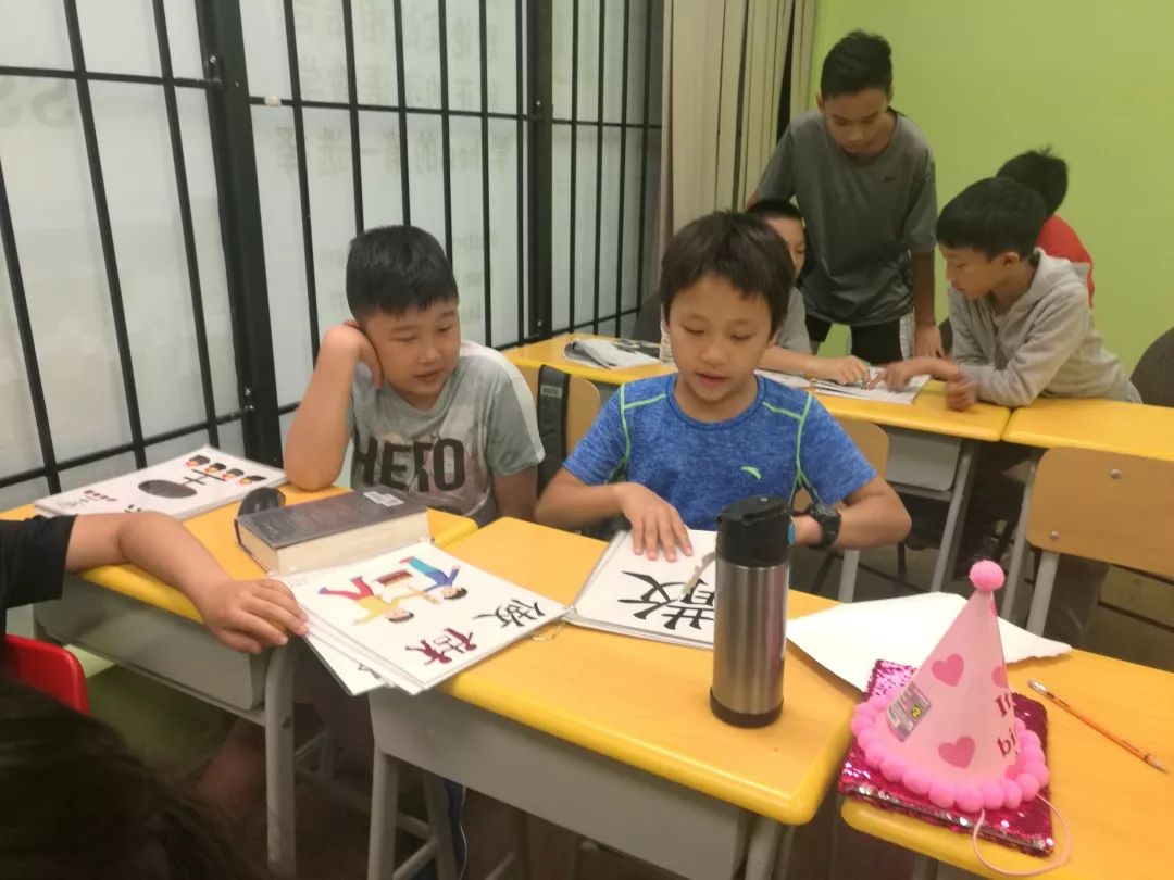 圣诞老人大礼包:50小时800汉字,轻松中文不是梦 圣诞老人大礼包:50小时800汉字,轻松中文不是梦