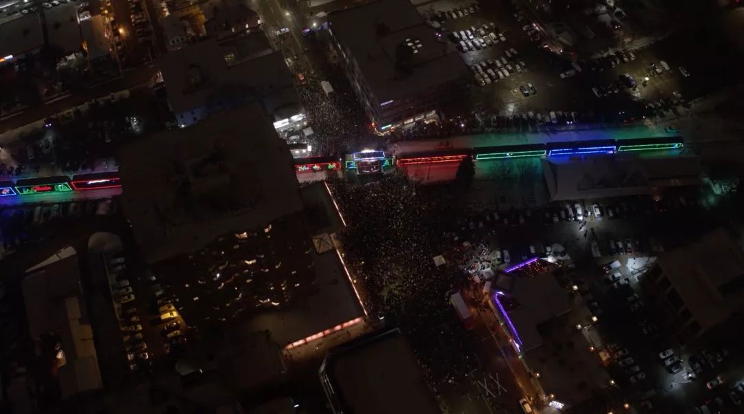 周末遛娃一定要抓住这几个关键词：圣诞！火车！灯光！嘉年华！