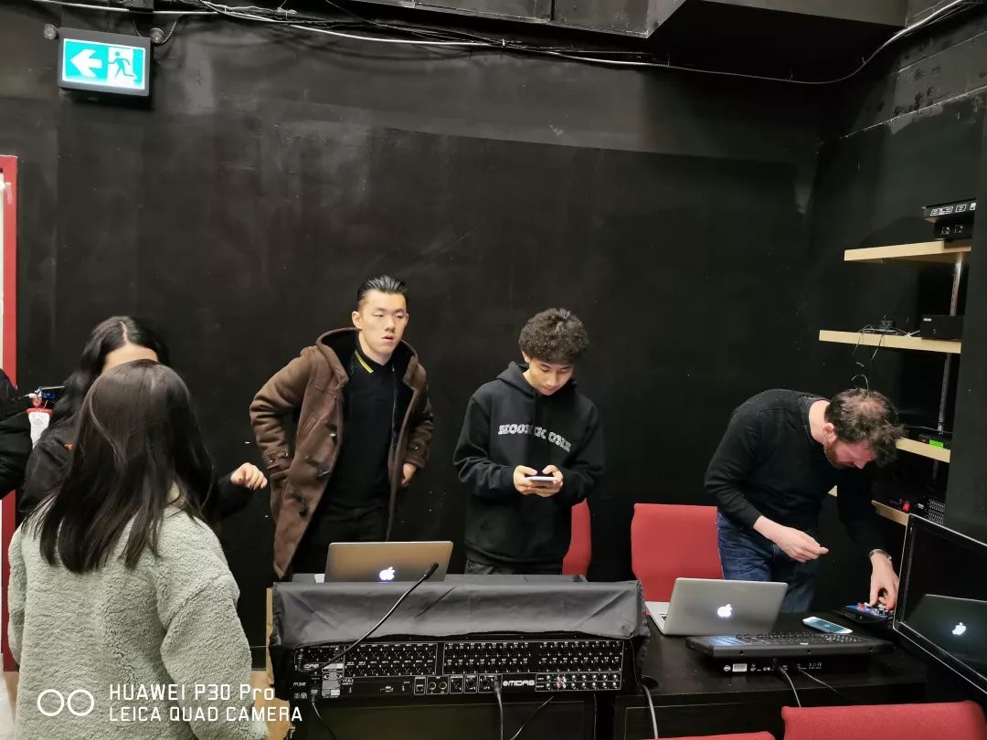 McCanny圣诞晚会倒计时!轻松挣义工小时还能看演出? McCanny圣诞晚会倒计时!轻松挣义工小时还能看演出?