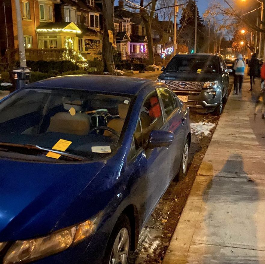 戏精情侣发假罚单恶搞！多伦多数百车主被耍......