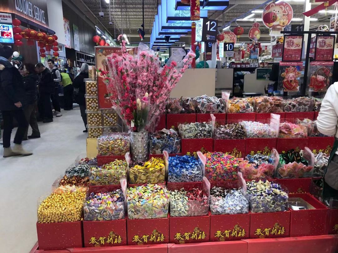 【探店】实拍大统华的年货大街：这才是真正的过大年