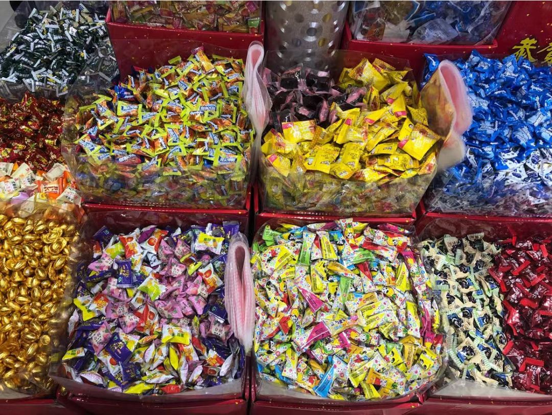 【探店】实拍大统华的年货大街：这才是真正的过大年