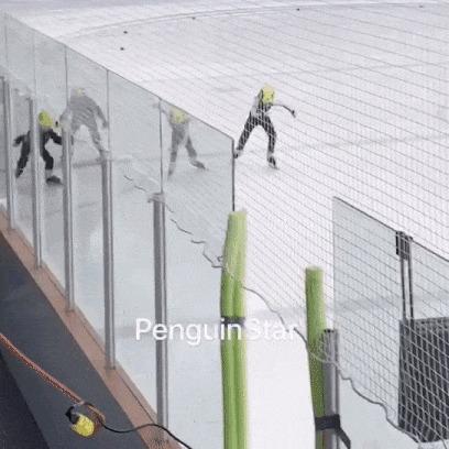 天暖了,老母亲却又发愁了!到哪去给娃找室内冰场和专业教练? 天暖了,老母亲却又发愁了!到哪去给娃找室内冰场和专业教练?