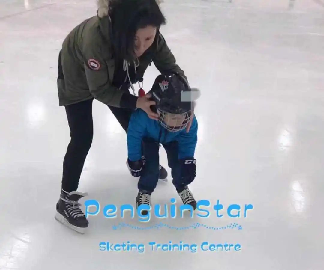 天暖了,老母亲却又发愁了!到哪去给娃找室内冰场和专业教练? 天暖了,老母亲却又发愁了!到哪去给娃找室内冰场和专业教练?