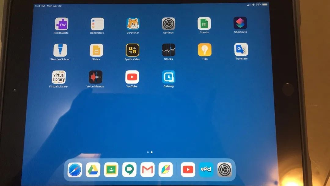 安省教育局免费发放的2.1万台iPad:好好用,记得要归还! 安省教育局免费发放的2.1万台iPad:好好用,记得要归还!