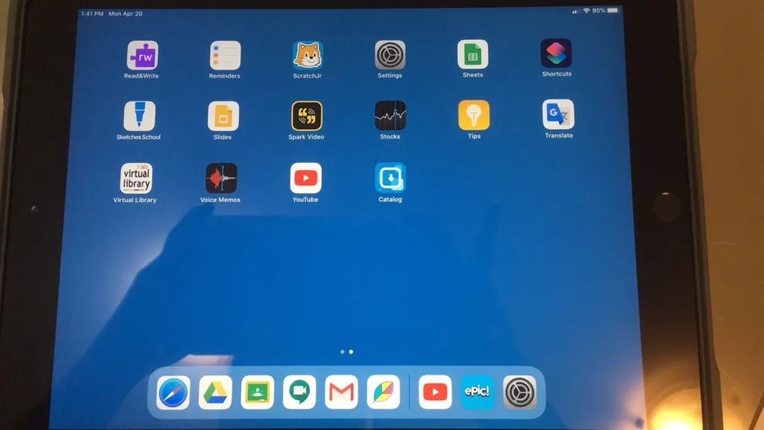 安省教育局免费发放的2.1万台iPad：好好用，记得要归还！