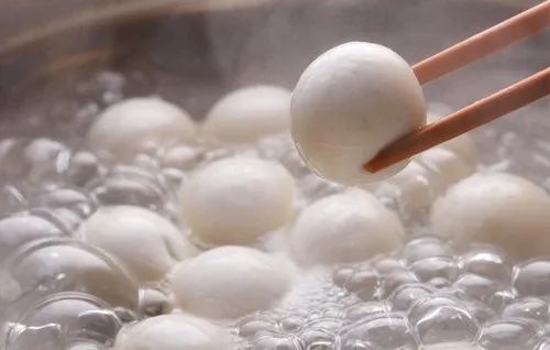 我朋友说她再做油条就不是人！厨房里那些粉怎么用才不翻车？