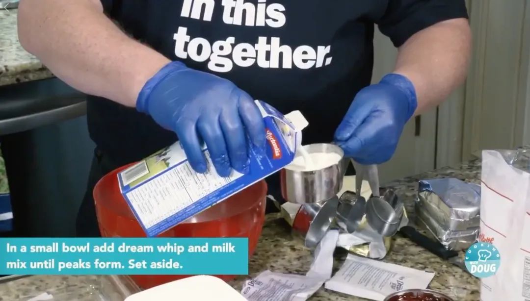 省长福特秒变美食博主:祖传cheese蛋糕做法大揭秘! 省长福特秒变美食博主:祖传cheese蛋糕做法大揭秘!
