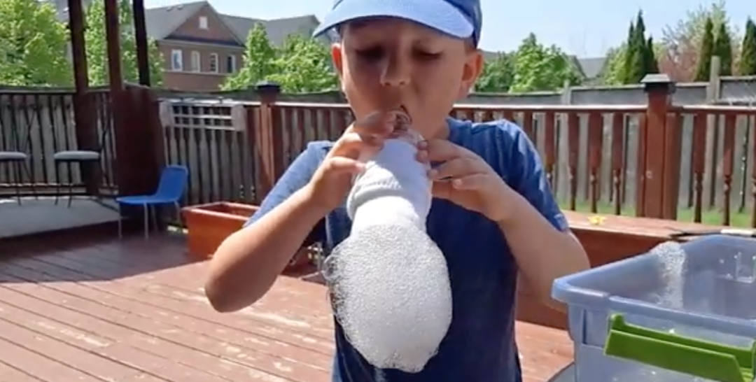 科技馆公布地表最强泡泡水秘方！教你在家DIY！