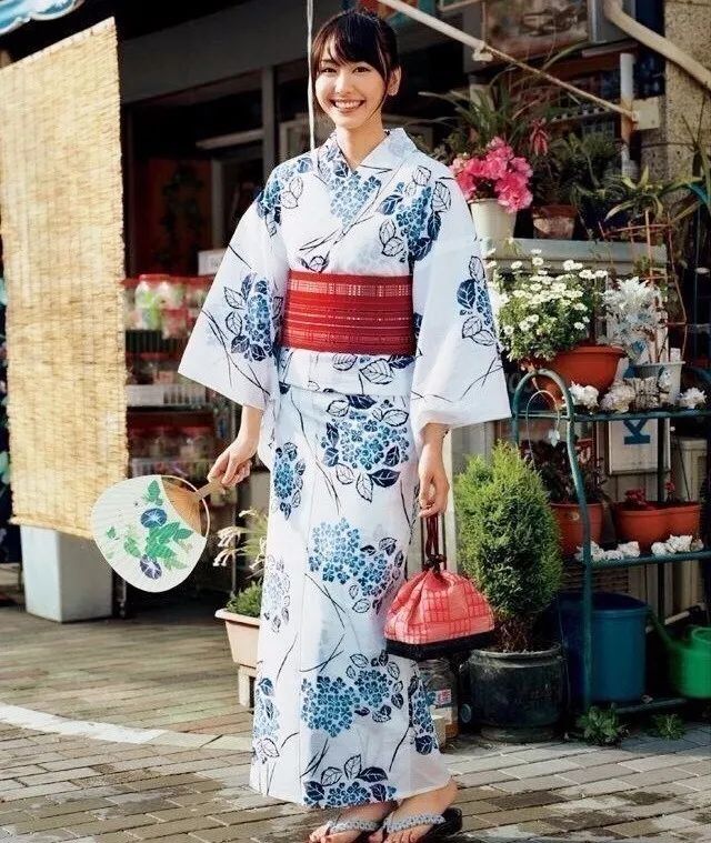 #直播狂欢# 大统华网红冰激凌，贵妇级护肤爆品低至6折！波士顿龙虾、霸王鳗鱼次日达！