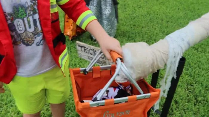 万圣节不想略过？手工达人教你制作安全派糖神器，大开脑洞！