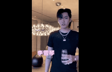 那个懒散的北大学霸火了：别为难自己了，活得像自己就行！