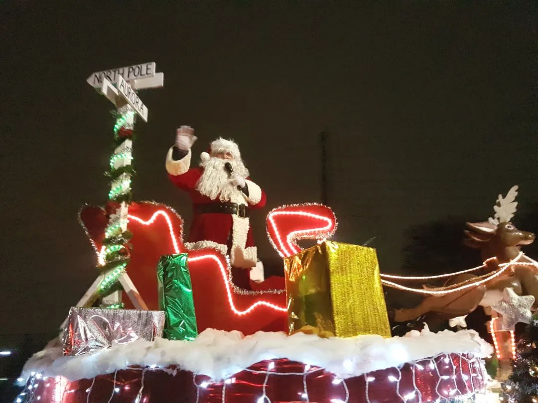 GTA各区圣诞大游行集锦：没取消！开车看在家看一样有仪式感