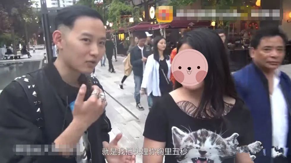 “你奶头这么黑，孩子吃了会不会中毒？”