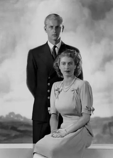 相守73年，英国女王丈夫菲利普去世：全英最毒舌亲王，最牛赘婿！