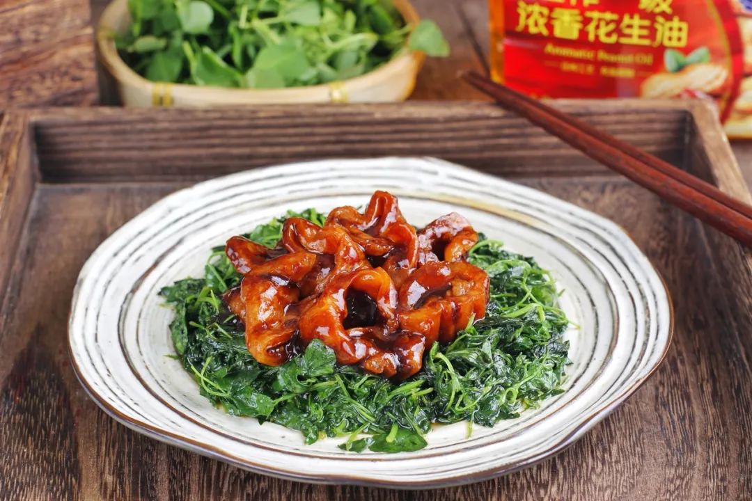 用生命尝一口春天的味道，今天你挖野菜了吗？