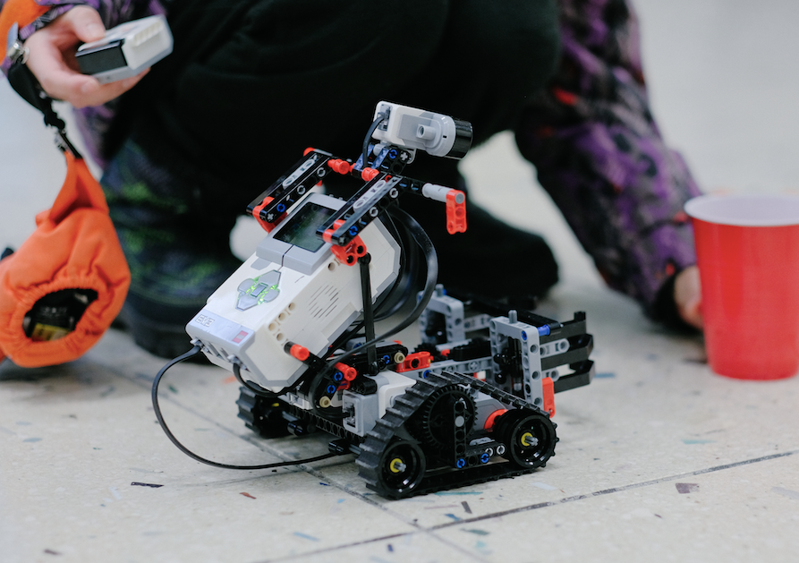 【报名中】北美青少年线上STEM大赛“迷你特斯拉”来了！全球顶流科技博主MKBHD为你助力，更有权威证书及奖品！