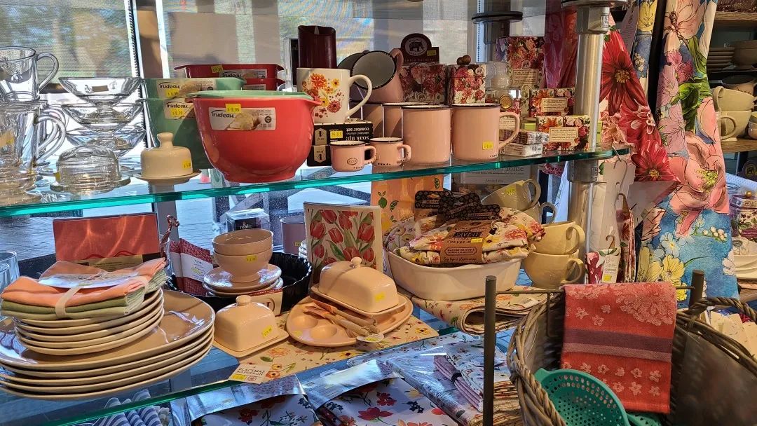 把超市玩成网红打卡地：深度探店高颜值超市Village Grocer