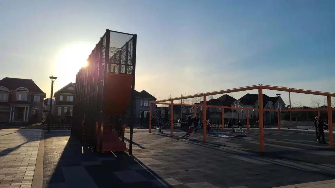 遛娃不踩坑：网红笼子公园火到出圈，千万别带娃去打卡了