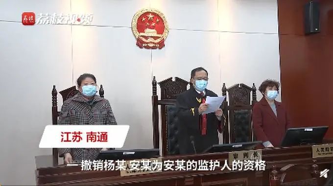 丧心病狂!暴力鸡娃:亲妈烧热锅铲烫孩子,就为多背几个单词... 丧心病狂!暴力鸡娃:亲妈烧热锅铲烫孩子,就为多背几个单词...