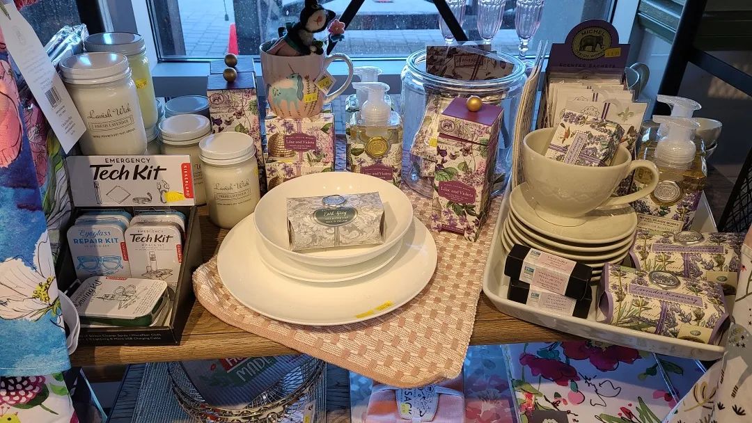 把超市玩成网红打卡地：深度探店高颜值超市Village Grocer