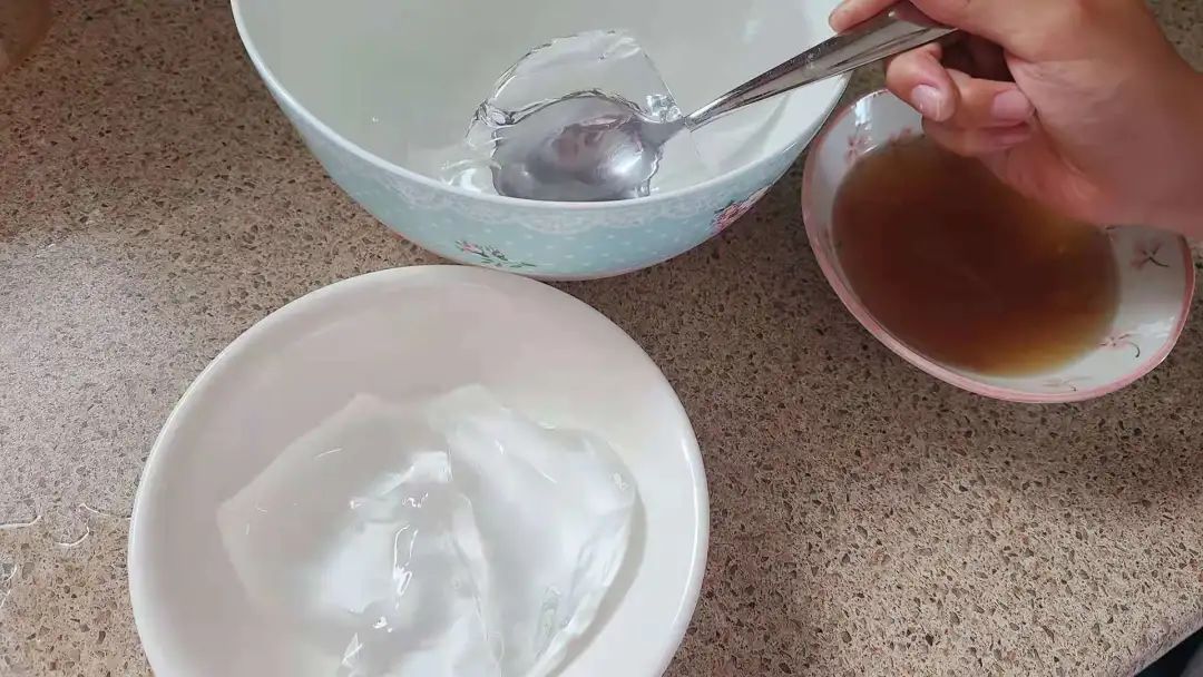 让陈冠西女友打包5碗带走的网红冰粉，在家三分钟就能搞定！