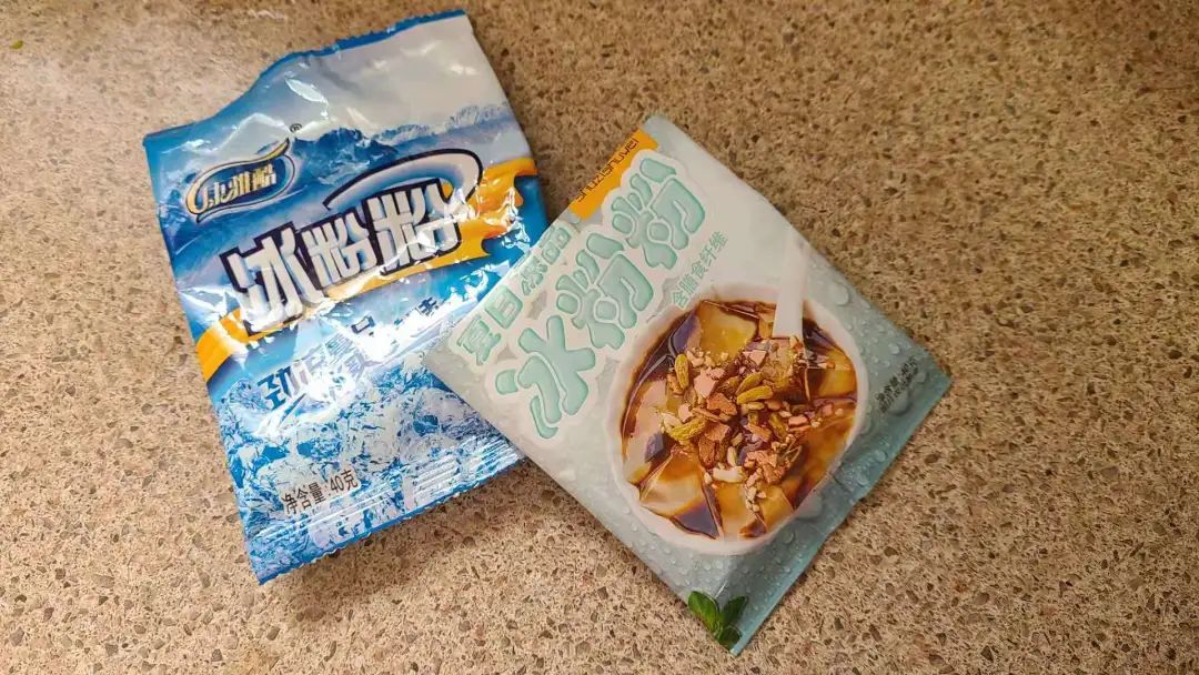 让陈冠西女友打包5碗带走的网红冰粉，在家三分钟就能搞定！