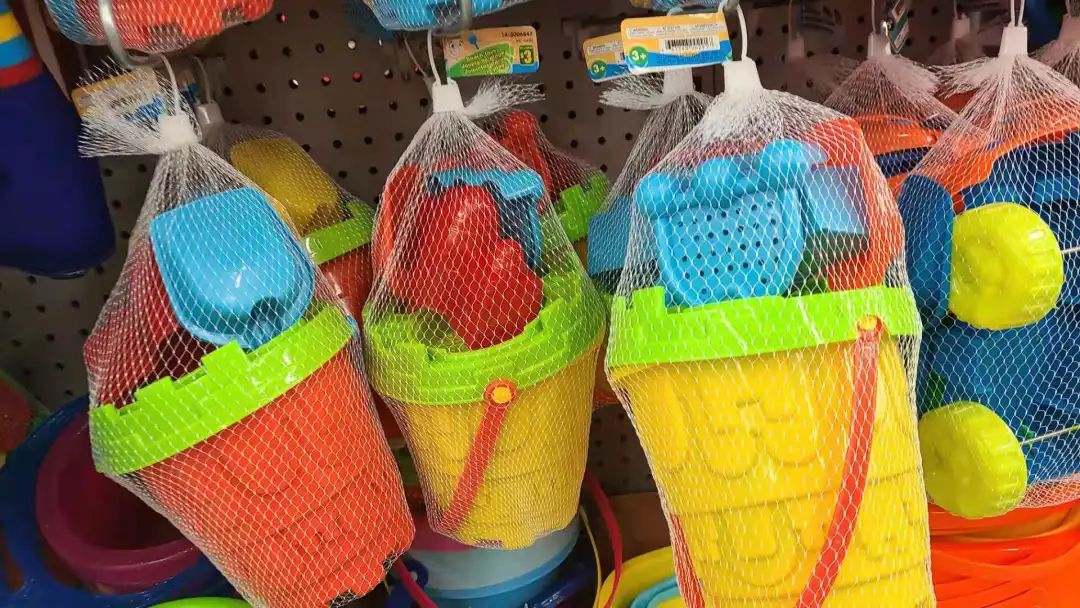 探店Dollarama玩水玩具：逛地摊的快感，总有一款不适合你！