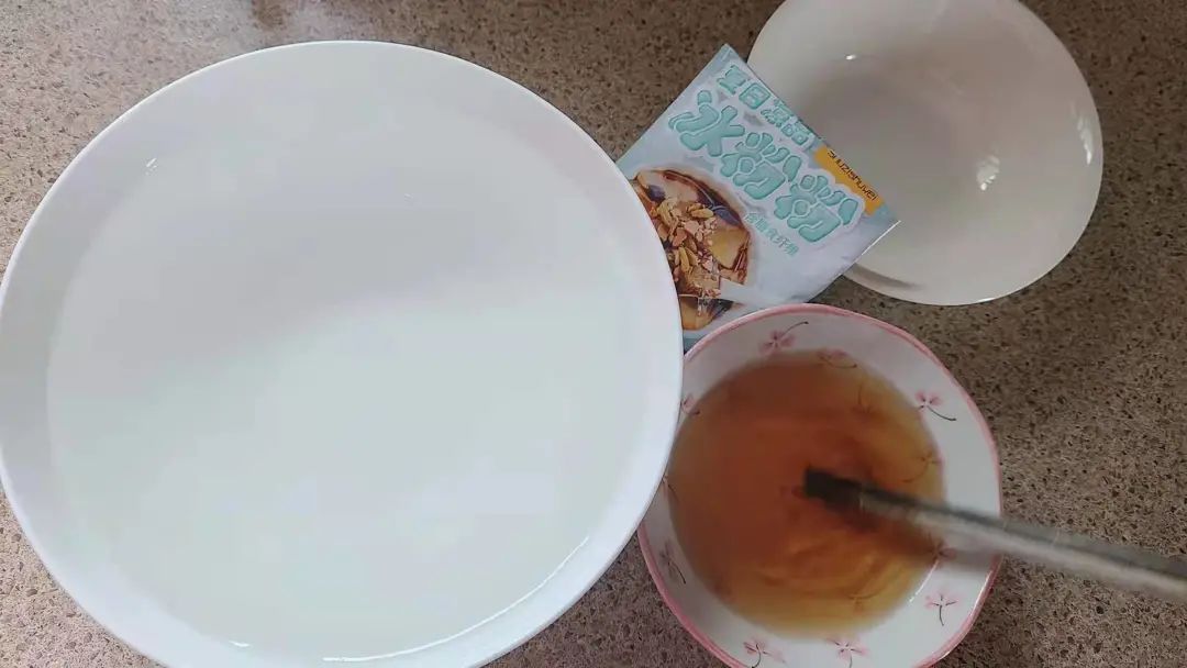 让陈冠西女友打包5碗带走的网红冰粉，在家三分钟就能搞定！