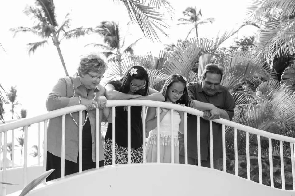 呸！配？她被加拿大养父母培养成奥运冠军，就为她寻亲？