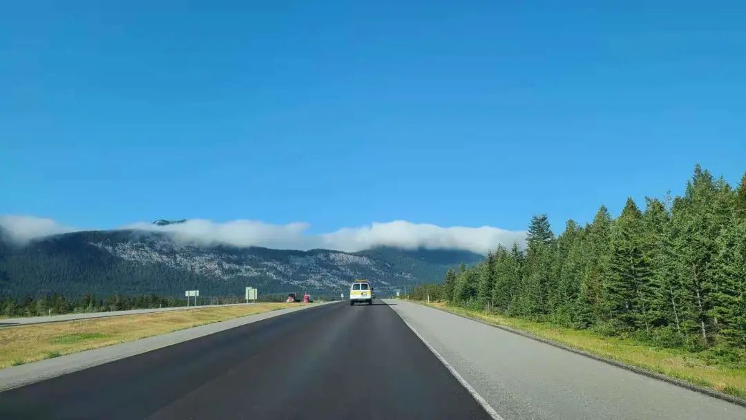打卡出省了！班夫Banff自由行：不是在停车，就是在找停车位的路上