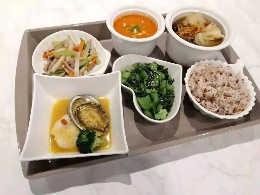 月子餐不用愁,【英皇月子会所】全方位一站式享受轻松坐月子! 月子餐不用愁,【英皇月子会所】全方位一站式享受轻松坐月子!