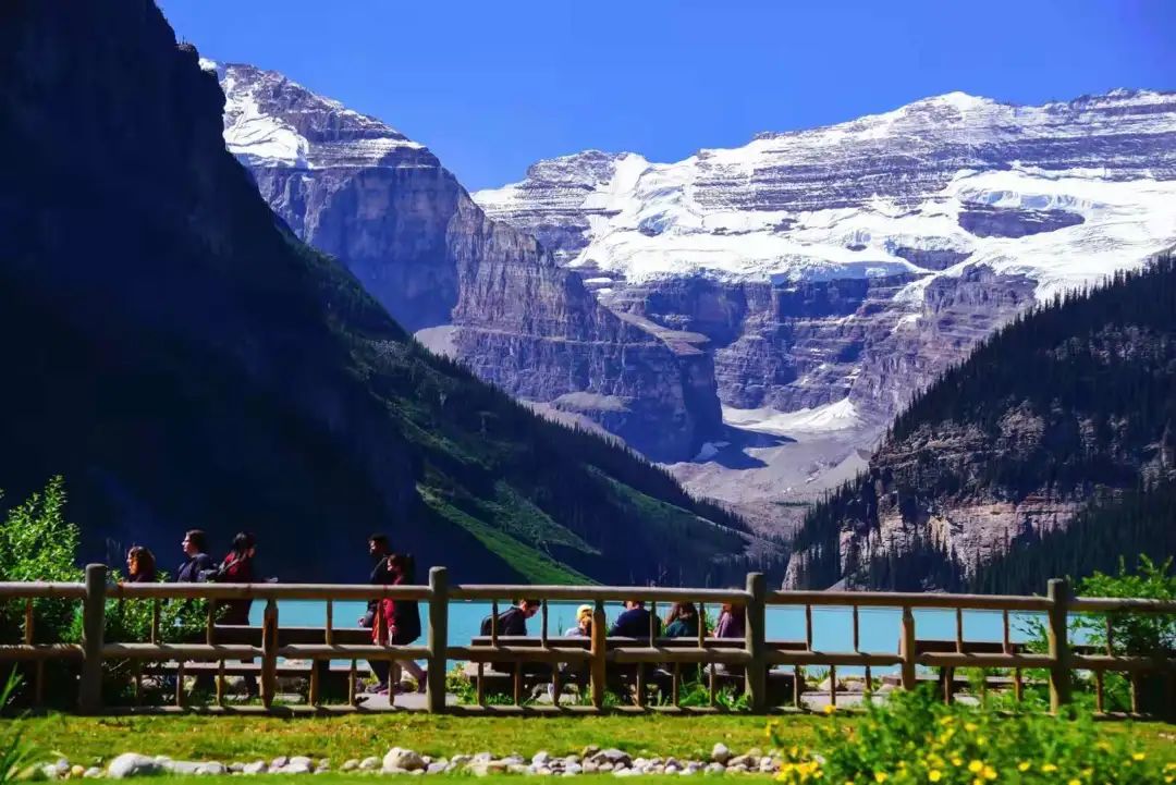 打卡出省了！班夫Banff自由行：不是在停车，就是在找停车位的路上