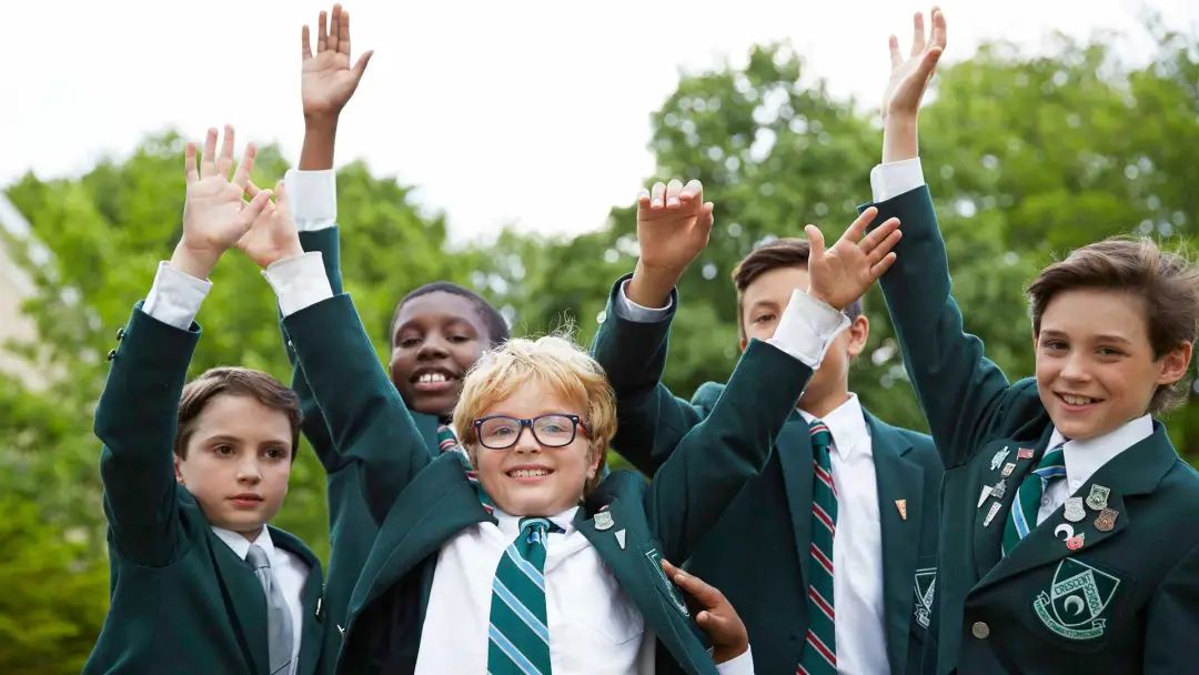 盘一盘多伦多顶尖私校的校服：妥妥的高定大赏