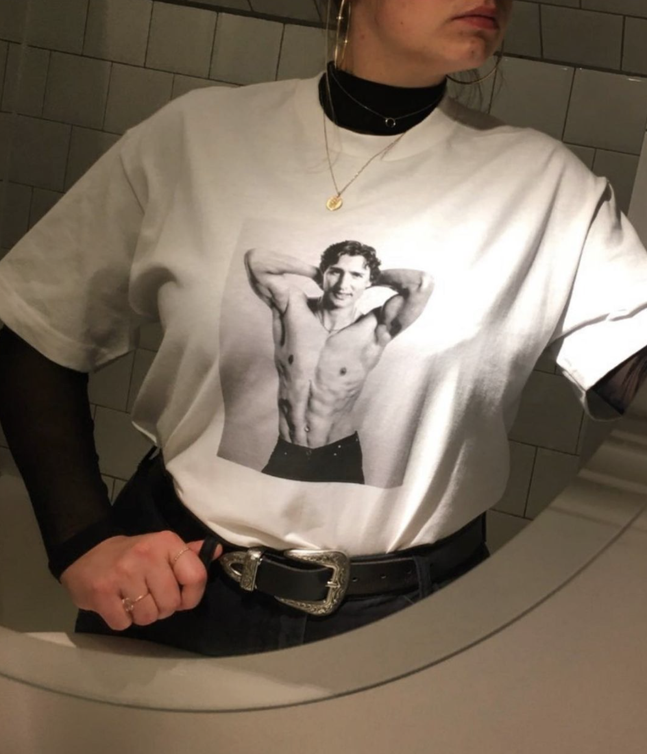 穿出去炸街！印有特鲁多半裸性感身材的T恤在多伦多卖疯了~