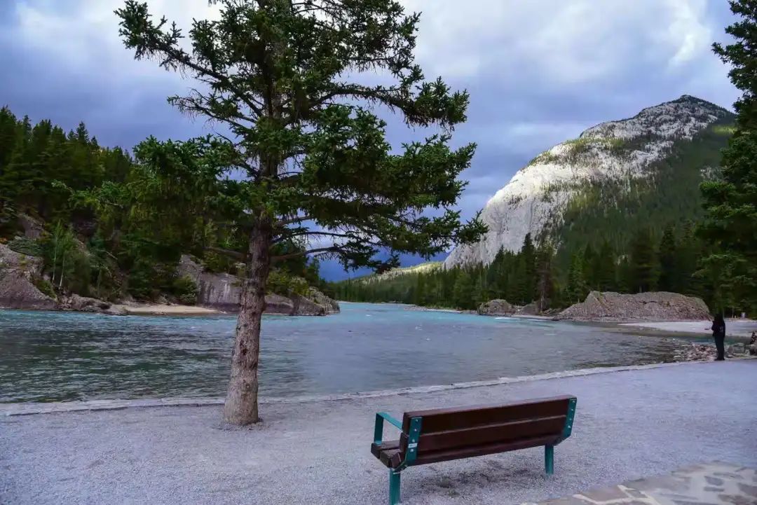 打卡班夫小众景点：进一步是悬崖，退一步是深渊