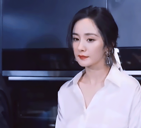 杨幂7岁的女儿小糯米火了:真正的贵族教育,从不忽视这一点! 杨幂7岁的女儿小糯米火了:真正的贵族教育,从不忽视这一点!