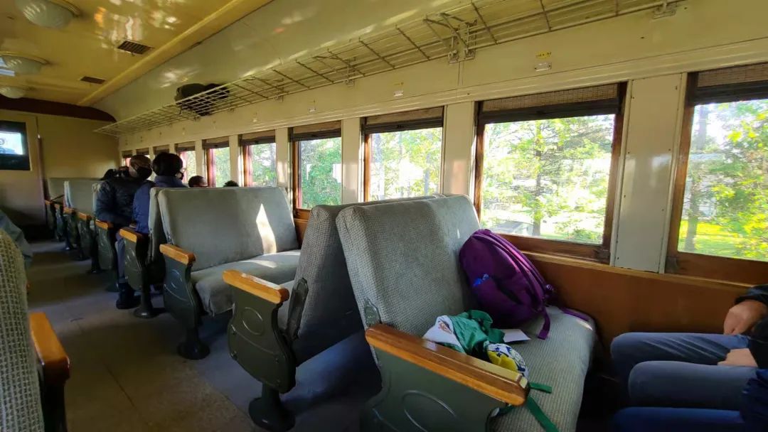 打卡坐蒸汽火车看枫叶：加拿大每个农民都有800亩地？