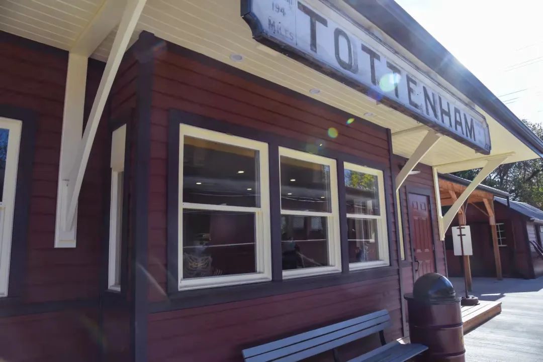 打卡坐蒸汽火车看枫叶：加拿大每个农民都有800亩地？