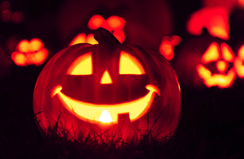 好不容易雕好的南瓜灯烂掉了！你是不是没涂柠檬汁？