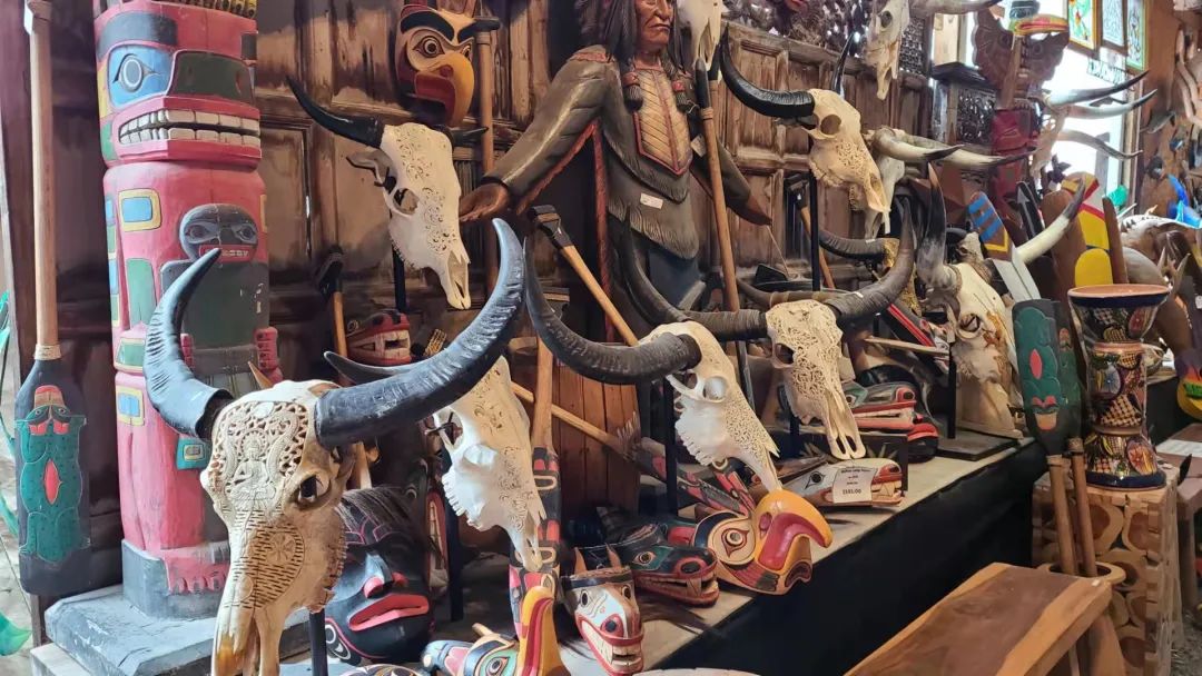 这店有毒！打卡多伦多最奇葩的鬼畜风设计店！辣眼睛又欲罢不能~