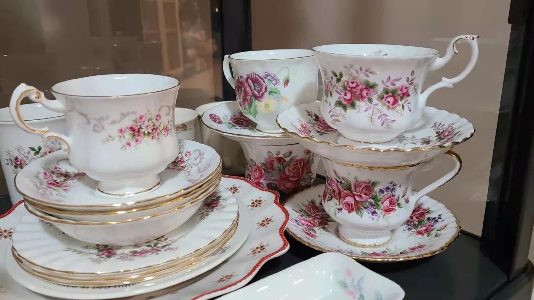 多伦多不说谎：古董西洋瓷器的水不深，可以撸！全凭缘分！