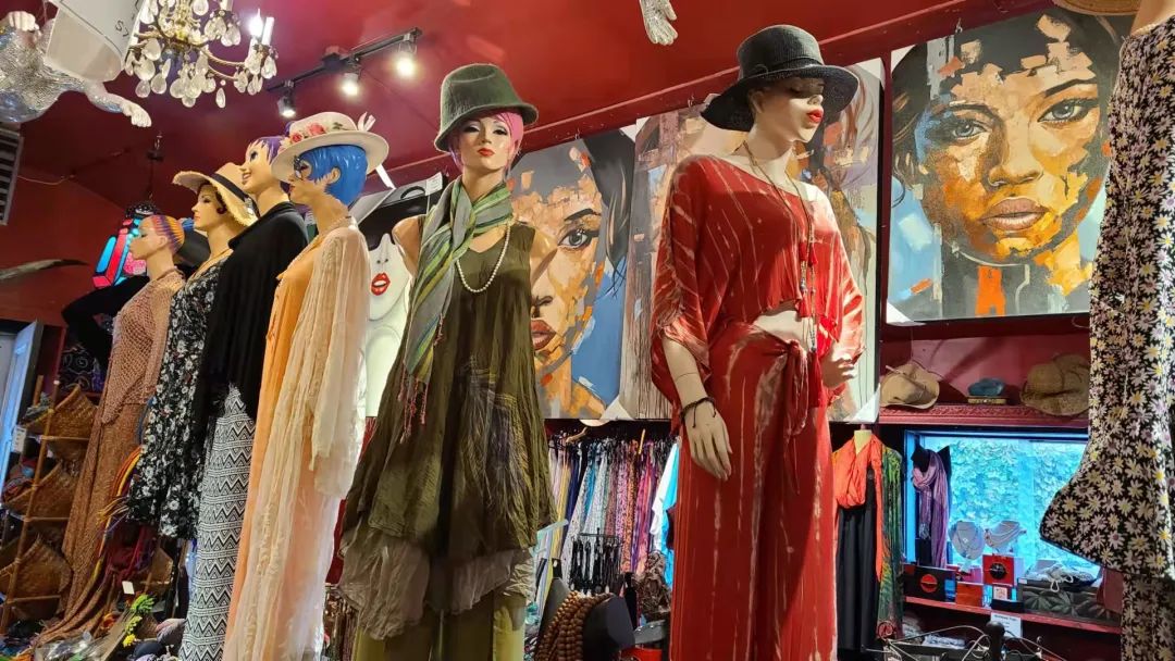 这店有毒！打卡多伦多最奇葩的鬼畜风设计店！辣眼睛又欲罢不能~