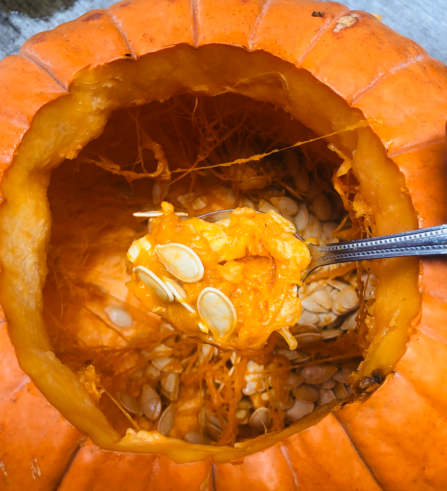 好不容易雕好的南瓜灯烂掉了！你是不是没涂柠檬汁？