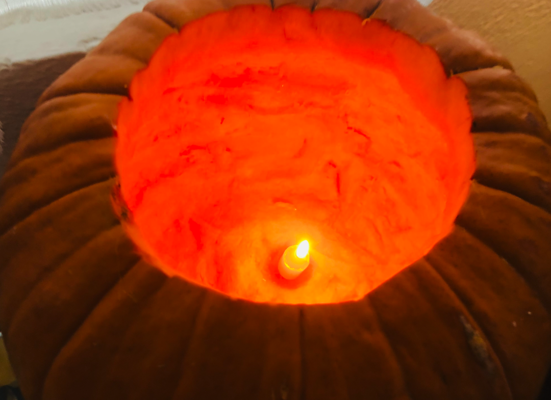 好不容易雕好的南瓜灯烂掉了！你是不是没涂柠檬汁？