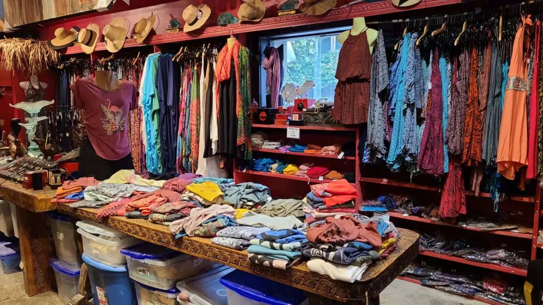 这店有毒！打卡多伦多最奇葩的鬼畜风设计店！辣眼睛又欲罢不能~